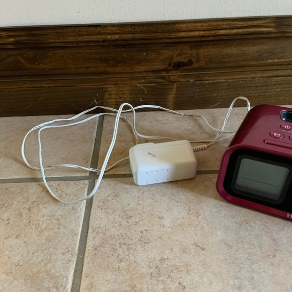 Original Ihome digital radio alarm clock - Picture 2 of 5